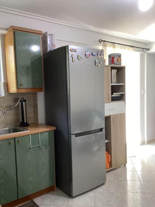 παραλιακό με αυλή Apartment Gythio