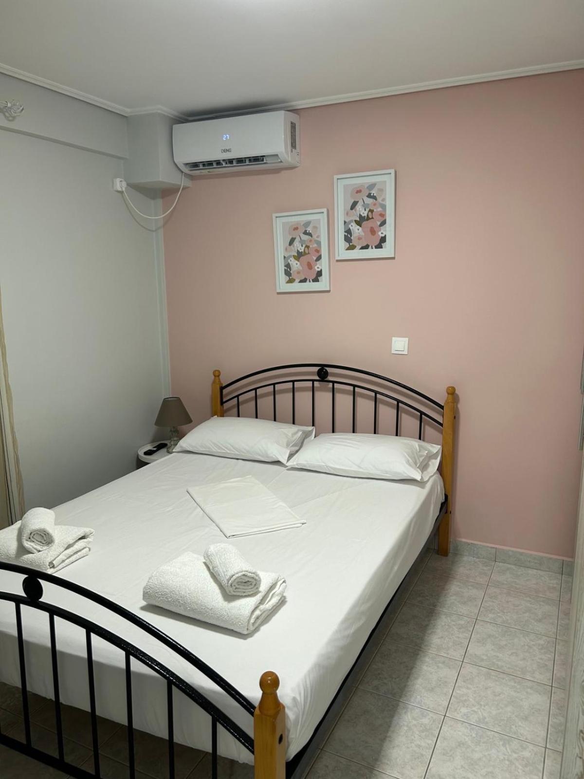 παραλιακό με αυλή Apartment