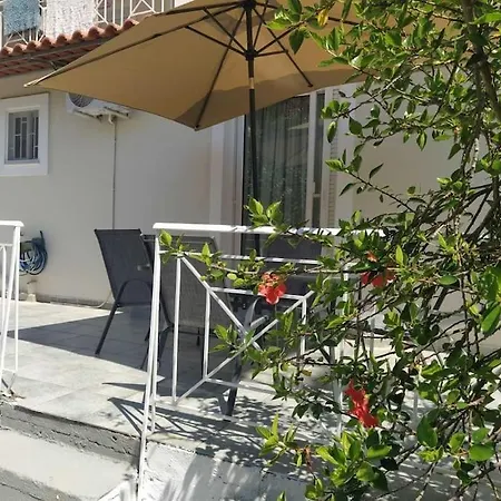 Παραλιακό Διαμέρισμα Με Αυλή Gythio Exteriér fotografie