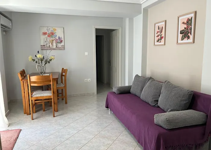 Παραλιακό Διαμέρισμα Με Αυλή